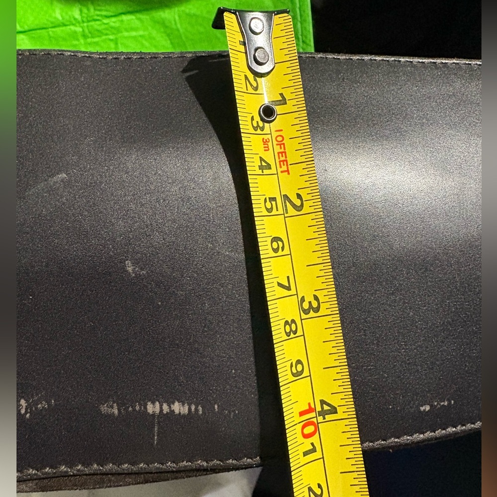 Vintage Gucci Brown Hobo Bag with Luxurious Suede Texture ( READ) - Picture 13 of 13